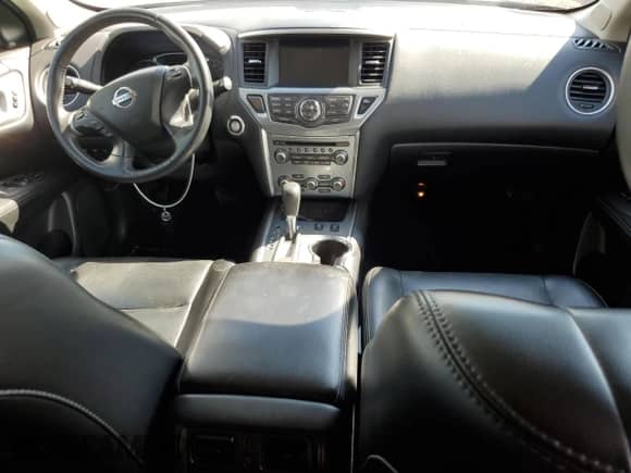 2017 Nissan Pathfinder SL с VIN 5N1DR2MN9HC639122, выставлен на аукционе Copart как лот 68430265 с пробегом 148 635 миль миль и Списание • Salvage title. История ставок и продаж доступна на DreamBid. Изображение 8.