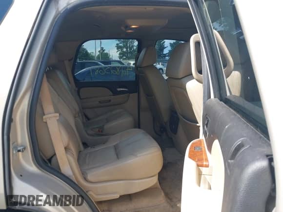 2007 Chevrolet Tahoe LT с VIN 1GNFK13017R328353, выставлен на аукционе IAAI как лот 42823681 с пробегом 217 951 миль миль и . История ставок и продаж доступна на DreamBid. Изображение 8.