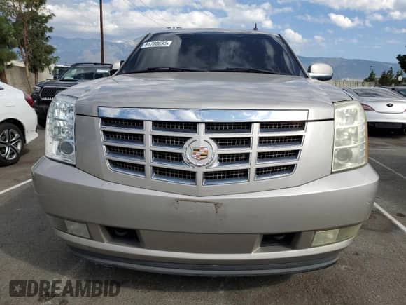 2007 Cadillac Escalade with VIN 1GYFK63887R225050, listed as a Copart auction lot 81780695 with 142,965 mi miles and Clean title. Bid and sale history available at DreamBid. Image 5.
