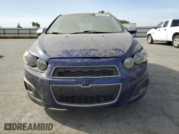 2012 Chevrolet Sonic LT z VIN 1G1JD6SHXC4211713, wystawiony jako Copart lot #79722584 z przebiegiem 80 258 mil mil oraz Czysty tytuł • Clean title. Historia ofert i sprzedaży dostępna na DreamBid. Obrazek 5.