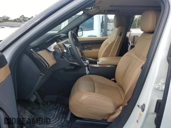 2024 Land Rover Range Rover Sport SE with VIN SAL1P9EU4RA167199, listed as a Copart auction lot 84867165 with 12,737 mi miles and Clean title. Bid and sale history available at DreamBid. Image 8.