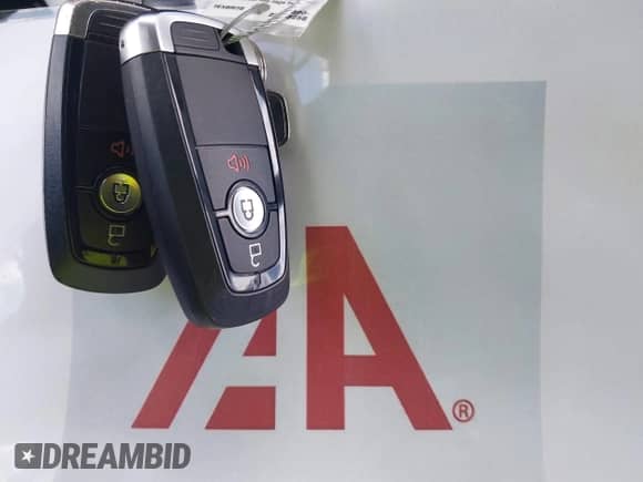 2019 Ford F-150 XL с VIN 1FTEW1CPXKKE47963, выставлен на аукционе IAAI как лот 43314236 с пробегом 171 594 миль миль и . История ставок и продаж доступна на DreamBid. Изображение 11.