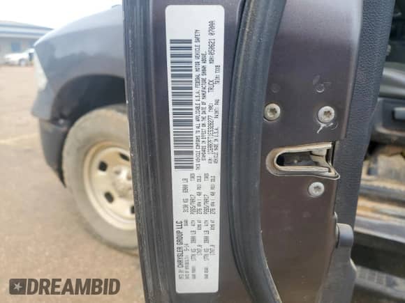 2014 Ram 1500 Express z VIN 1C6RR7FT1ES328277, wystawiony jako Copart lot #56243155 z przebiegiem Nie podano mil oraz Szkoda całkowita • Salvage title. Historia ofert i sprzedaży dostępna na DreamBid. Obrazek 12.