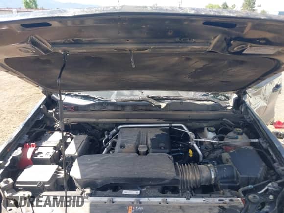 2025 Chevrolet Colorado 4WD ZR2 z VIN 1GCPTFEK6S1148086, wystawiony jako IAAI lot #42688523 z przebiegiem Nie podano mil oraz . Historia ofert i sprzedaży dostępna na DreamBid. Obrazek 10.