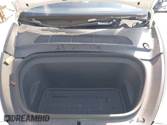 2022 Tesla Model Y Long Range z VIN 7SAYGDEE1NA003346, wystawiony jako IAAI lot #42966899 z przebiegiem 86 422 mil mil oraz . Historia ofert i sprzedaży dostępna na DreamBid. Obrazek 10.