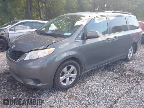 2014 Toyota Sienna LE AAS with VIN 5TDKK3DC0ES414876, listed as a IAAI auction lot 43172800 with 200,070 mi miles and . Bid and sale history available at DreamBid. Image 18.