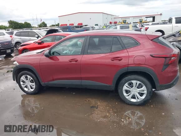 2025 Chevrolet Trax LS с VIN KL77LFEP4SC002055, выставлен на аукционе IAAI как лот 42483662 с пробегом 57 530 миль миль и . История ставок и продаж доступна на DreamBid. Изображение 15.