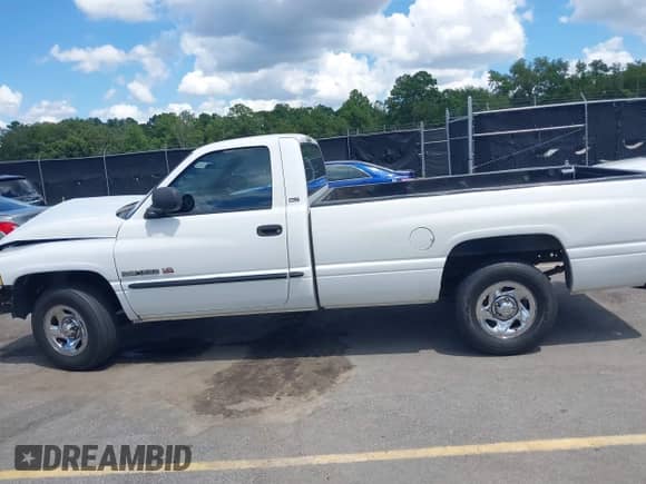 2000 Dodge 1500 with VIN 1B7HC16Y3YS505673, listed as a IAAI auction lot 42927378 with 216,911 mi miles and . Bid and sale history available at DreamBid. Image 15.