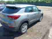 2025 Chevrolet TrailBlazer LS с VIN KL79MMSL1SB155798, выставлен на аукционе IAAI как лот 42972278 с пробегом 2 138 миль миль и . История ставок и продаж доступна на DreamBid. Изображение 4.