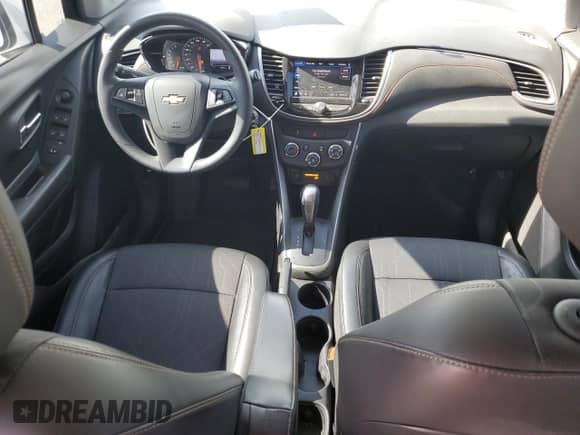 2021 Chevrolet Trax LT с VIN KL7CJPSM4MB367882, выставлен на аукционе Copart как лот 63801435 с пробегом 21 698 миль миль и Списание • Salvage title. История ставок и продаж доступна на DreamBid. Изображение 8.