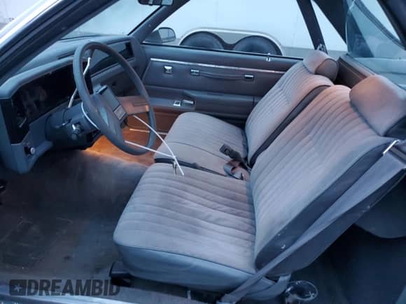 1987 Chevrolet El Camino с VIN 3GCCW80H1HS905822, выставлен на аукционе Copart как лот 83686744 с пробегом 83 492 миль миль и Списание • Salvage title. История ставок и продаж доступна на DreamBid. Изображение 7.