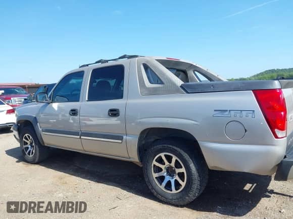 2004 Chevrolet Avalanche Z66 с VIN 3GNEC12T64G264908, выставлен на аукционе IAAI как лот 42514551 с пробегом 250 862 миль миль и . История ставок и продаж доступна на DreamBid. Изображение 14.