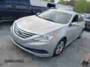 2014 Hyundai Sonata GLS z VIN 5NPEB4AC6EH847017, wystawiony jako IAAI lot #41970290 z przebiegiem 149 653 mil mil oraz . Historia ofert i sprzedaży dostępna na DreamBid. Obrazek 2.