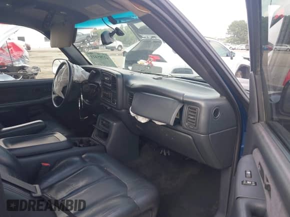 2002 Chevrolet Silverado 1500 LS z VIN 2GCEC19T921276930, wystawiony jako IAAI lot #42705421 z przebiegiem 262 998 mil mil oraz . Historia ofert i sprzedaży dostępna na DreamBid. Obrazek 5.