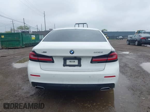 2022 BMW 5 Series 530i xDrive z VIN WBA13BJ08NWX55081, wystawiony jako IAAI lot #42119639 z przebiegiem 40 259 mil mil oraz . Historia ofert i sprzedaży dostępna na DreamBid. Obrazek 16.