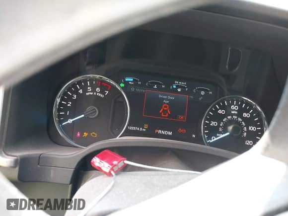 2018 Ford F-150 XL z VIN 1FTFW1EG0JKC58870, wystawiony jako IAAI lot #43209369 z przebiegiem 122 374 mil mil oraz . Historia ofert i sprzedaży dostępna na DreamBid. Obrazek 7.