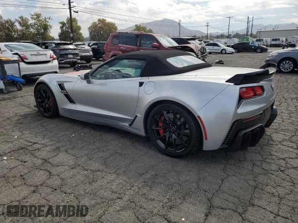 2018 Chevrolet Corvette z VIN 1G1Y13D79J5100426, wystawiony jako Copart lot #85304805 z przebiegiem 19 595 mil mil oraz Szkoda całkowita • Salvage title. Historia ofert i sprzedaży dostępna na DreamBid. Obrazek 2.