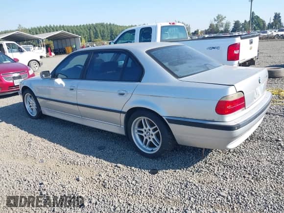 2001 BMW 7 Series 740iL с VIN WBAGH83411DP21875, выставлен на аукционе IAAI как лот 43290518 с пробегом 209 264 миль миль и . История ставок и продаж доступна на DreamBid. Изображение 3.