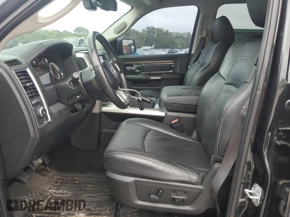 2017 Ram 1500 Laramie z VIN 1C6RR7NM5HS881593, wystawiony jako Copart lot #69678765 z przebiegiem 126 137 mil mil oraz Szkoda całkowita • Salvage title. Historia ofert i sprzedaży dostępna na DreamBid. Obrazek 7.