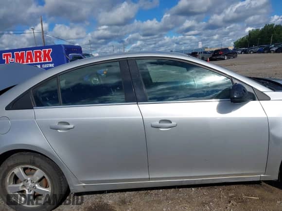 2014 Chevrolet Cruze 1LT with VIN 1G1PC5SB3E7321779, listed as a IAAI auction lot 43059154 with 163,469 mi miles and . Bid and sale history available at DreamBid. Image 13.