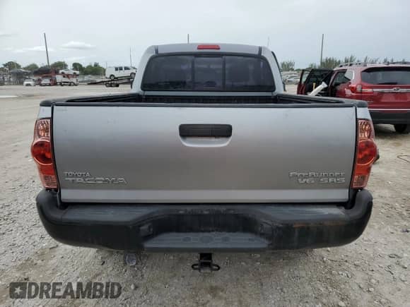 2007 Toyota Tacoma PreRunner z VIN 5TENX62N27Z469226, wystawiony jako Copart lot #59654975 z przebiegiem Nie podano mil oraz Szkoda całkowita • Salvage title. Historia ofert i sprzedaży dostępna na DreamBid. Obrazek 6.