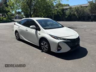 2018 Toyota Prius Plus z VIN JTDKARFP6J3073923, wystawiony jako Copart lot #68948185 z przebiegiem 119 620 mil mil oraz Szkoda całkowita • Salvage title. Historia ofert i sprzedaży dostępna na DreamBid. Obrazek 1.