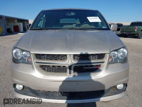 2015 Dodge Grand Caravan R/T with VIN 2C4RDGEG5FR585070, listed as a IAAI auction lot 43143040 with 92,662 mi miles and . Bid and sale history available at DreamBid. Image 6.
