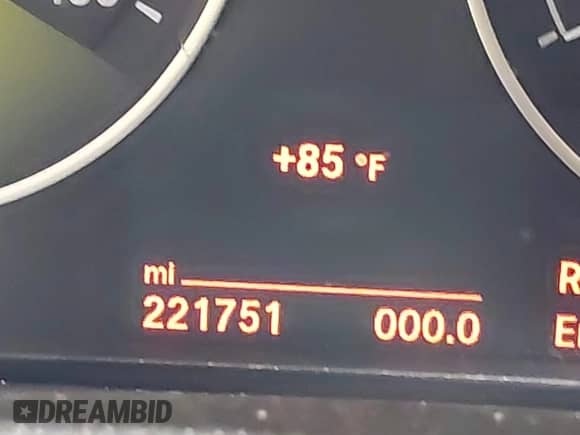 2018 BMW 3 Series 320i xDrive z VIN WBA8A3C57JA499543, wystawiony jako IAAI lot #43032701 z przebiegiem 221 751 mil mil oraz . Historia ofert i sprzedaży dostępna na DreamBid. Obrazek 15.