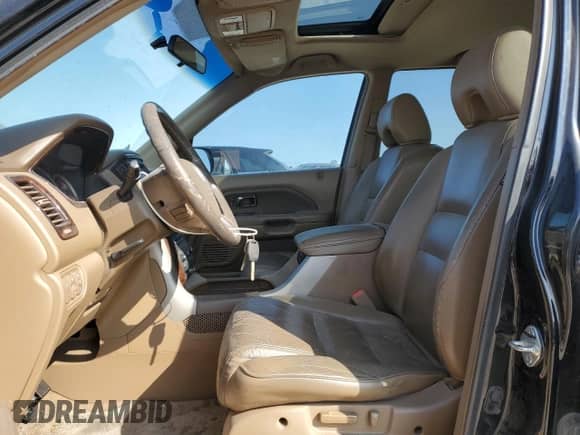 2006 Honda Pilot EX-L z VIN 5FNYF287X6B046511, wystawiony jako Copart lot #89440935 z przebiegiem 182 356 mil mil oraz Czysty tytuł • Clean title. Historia ofert i sprzedaży dostępna na DreamBid. Obrazek 7.