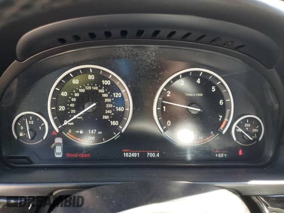 2016 BMW 5 Series 550i z VIN WBAKN9C51GD962751, wystawiony jako Copart lot #84439695 z przebiegiem 162 491 mil mil oraz Szkoda całkowita • Salvage title. Historia ofert i sprzedaży dostępna na DreamBid. Obrazek 9.