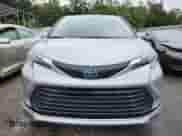 2024 Toyota Sienna XLE z VIN 5TDYRKEC6RS180523, wystawiony jako Copart lot #84188955 z przebiegiem 21 656 mil mil oraz Szkoda całkowita • Salvage title. Historia ofert i sprzedaży dostępna na DreamBid. Obrazek 5.