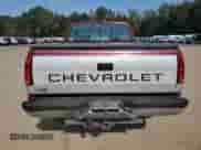 1994 Chevrolet Silverado 2500 z VIN 2GCFK29K7R1288041, wystawiony jako Copart lot #81967685 z przebiegiem 168 323 mil mil oraz Szkoda całkowita • Salvage title. Historia ofert i sprzedaży dostępna na DreamBid. Obrazek 6.