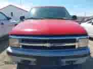 1996 Chevrolet Blazer z VIN 1GNDT13W9T2182490, wystawiony jako IAAI lot #41870679 z przebiegiem 194 370 mil mil oraz . Historia ofert i sprzedaży dostępna na DreamBid. Obrazek 6.