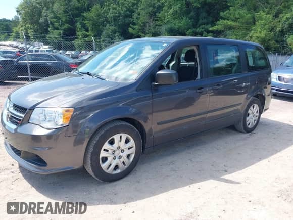 2016 Dodge Grand Caravan SE with VIN 2C4RDGBGXGR108916, listed as a IAAI auction lot 42980157 with 70,167 mi miles and . Bid and sale history available at DreamBid. Image 2.