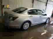2010 Honda Accord LX z VIN 1HGCP2E35AA030907, wystawiony jako Copart lot #82470445 z przebiegiem 154 826 mil mil oraz Czysty tytuł • Clean title. Historia ofert i sprzedaży dostępna na DreamBid. Obrazek 3.