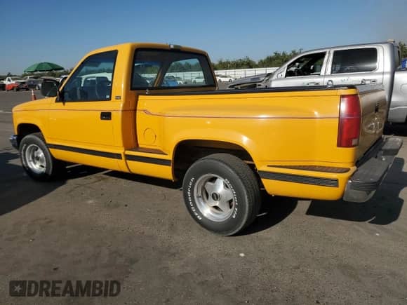 1992 Chevrolet Silverado 1500 с VIN 1GCDC14K4NZ154174, выставлен на аукционе Copart как лот 68468645 с пробегом 188 183 миль миль и Списание • Salvage title. История ставок и продаж доступна на DreamBid. Изображение 2.