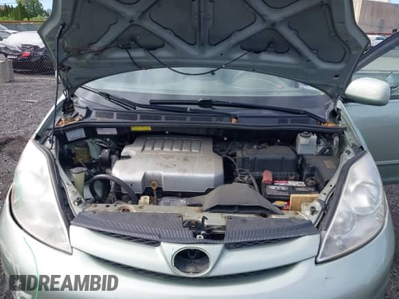 2009 Toyota Sienna XLE with VIN 5TDZK22C39S264912, listed as a IAAI auction lot 43385734 with 327,786 mi miles and . Bid and sale history available at DreamBid. Image 10.