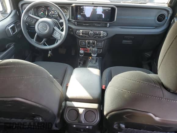 2025 Jeep Wrangler Rubicon with VIN 1C4RJXR65SW580303, listed as a Copart auction lot 90055045 with 13,415 mi miles and Clean title. Bid and sale history available at DreamBid. Image 8.