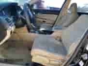 2011 Honda Accord LX z VIN 1HGCP2F38BA010411, wystawiony jako Copart lot #85927525 z przebiegiem 165 675 mil mil oraz Szkoda całkowita • Salvage title. Historia ofert i sprzedaży dostępna na DreamBid. Obrazek 7.