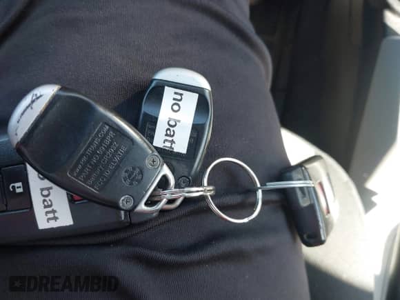 2012 Toyota Prius One z VIN JTDKDTB37C1519504, wystawiony jako IAAI lot #43394658 z przebiegiem Nie podano mil oraz . Historia ofert i sprzedaży dostępna na DreamBid. Obrazek 11.