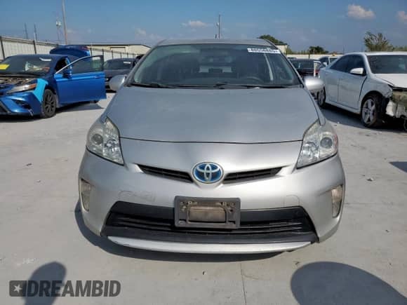2015 Toyota Prius Two with VIN JTDKN3DUXF1880913, listed as a Copart auction lot 80558885 with 204,766 mi miles and Salvage title. Bid and sale history available at DreamBid. Image 5.
