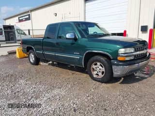 2002 Chevrolet Silverado 1500 LS с VIN 2GCEC19V921198716, выставлен на аукционе IAAI как лот 42364645 с пробегом 161 725 миль миль и . История ставок и продаж доступна на DreamBid. Изображение 1.