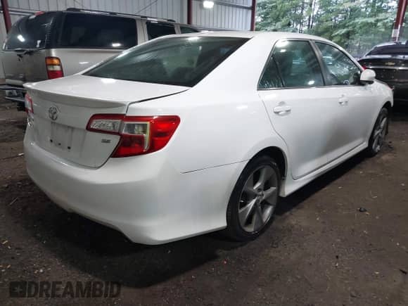 2014 Toyota Camry L with VIN 4T1BF1FK5EU306533, listed as a IAAI auction lot 42734290 with 169,536 mi miles and . Bid and sale history available at DreamBid. Image 4.