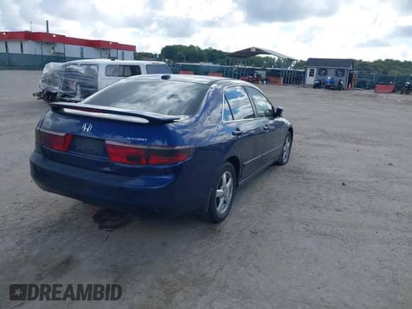 2005 Honda Accord EX-L with VIN 1HGCM56875A069427, listed as a IAAI auction lot 43130491 with 351,722 mi miles and . Bid and sale history available at DreamBid. Image 4.