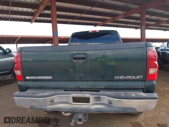 2003 Chevrolet Silverado 2500HD LS с VIN 1GCHK23U03F175440, выставлен на аукционе IAAI как лот 42199241 с пробегом 176 458 миль миль и . История ставок и продаж доступна на DreamBid. Изображение 16.