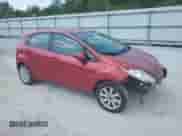 2012 Ford Fiesta SE z VIN 3FADP4EJ6CM142558, wystawiony jako Copart lot #68338545 z przebiegiem 92 137 mil mil oraz Czysty tytuł • Clean title. Historia ofert i sprzedaży dostępna na DreamBid. Obrazek 4.