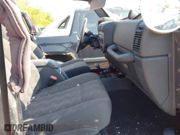 2003 Jeep Wrangler Rubicon с VIN 1J4FA69S63P343819, выставлен на аукционе IAAI как лот 43195848 с пробегом 23 371 миль миль и . История ставок и продаж доступна на DreamBid. Изображение 5.