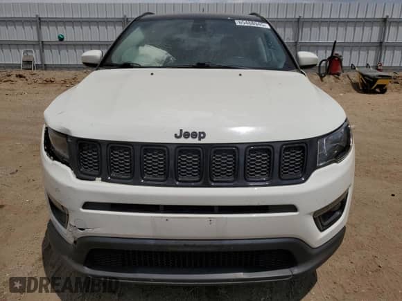2018 Jeep Compass Latitude z VIN 3C4NJCBB2JT318340, wystawiony jako Copart lot #65468945 z przebiegiem 68 133 mil mil oraz Szkoda całkowita • Salvage title. Historia ofert i sprzedaży dostępna na DreamBid. Obrazek 5.