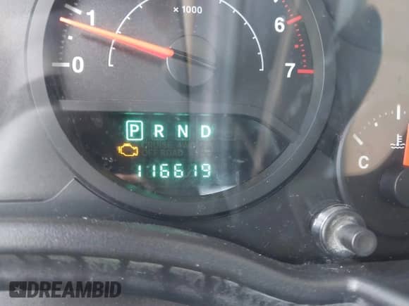 2008 Jeep Wrangler Unlimited X z VIN 1J4GA39148L560004, wystawiony jako IAAI lot #42523657 z przebiegiem 116 619 mil mil oraz . Historia ofert i sprzedaży dostępna na DreamBid. Obrazek 15.