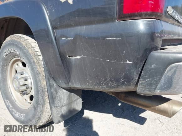 2005 Chevrolet Silverado 1500HD LS с VIN 1GCGK13U75F943195, выставлен на аукционе IAAI как лот 43498069 с пробегом 180 678 миль миль и . История ставок и продаж доступна на DreamBid. Изображение 6.